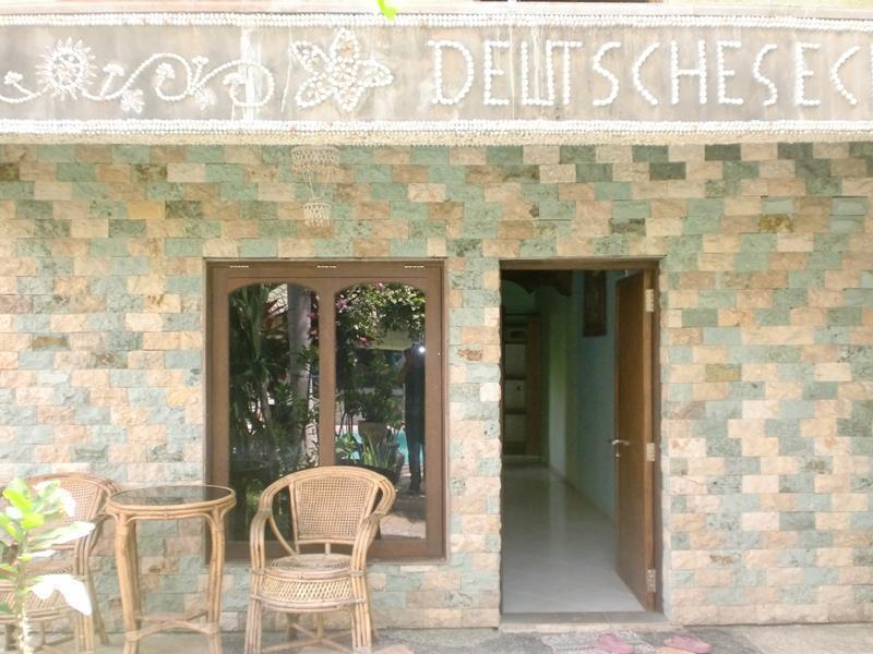 Deutsches-Eck Rikesti Ξενοδοχείο Lovina Εξωτερικό φωτογραφία